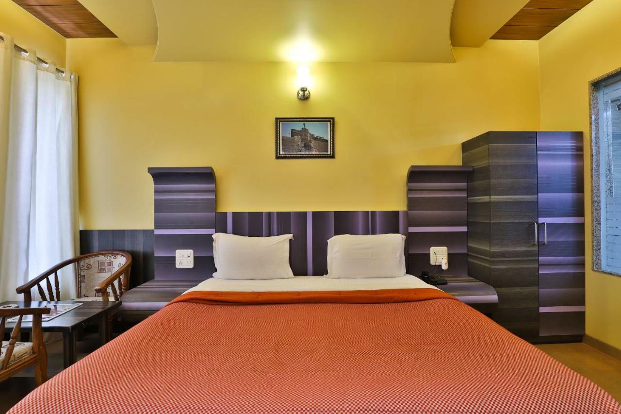Palette - Hotel Ocean Inn Daman Exterior foto